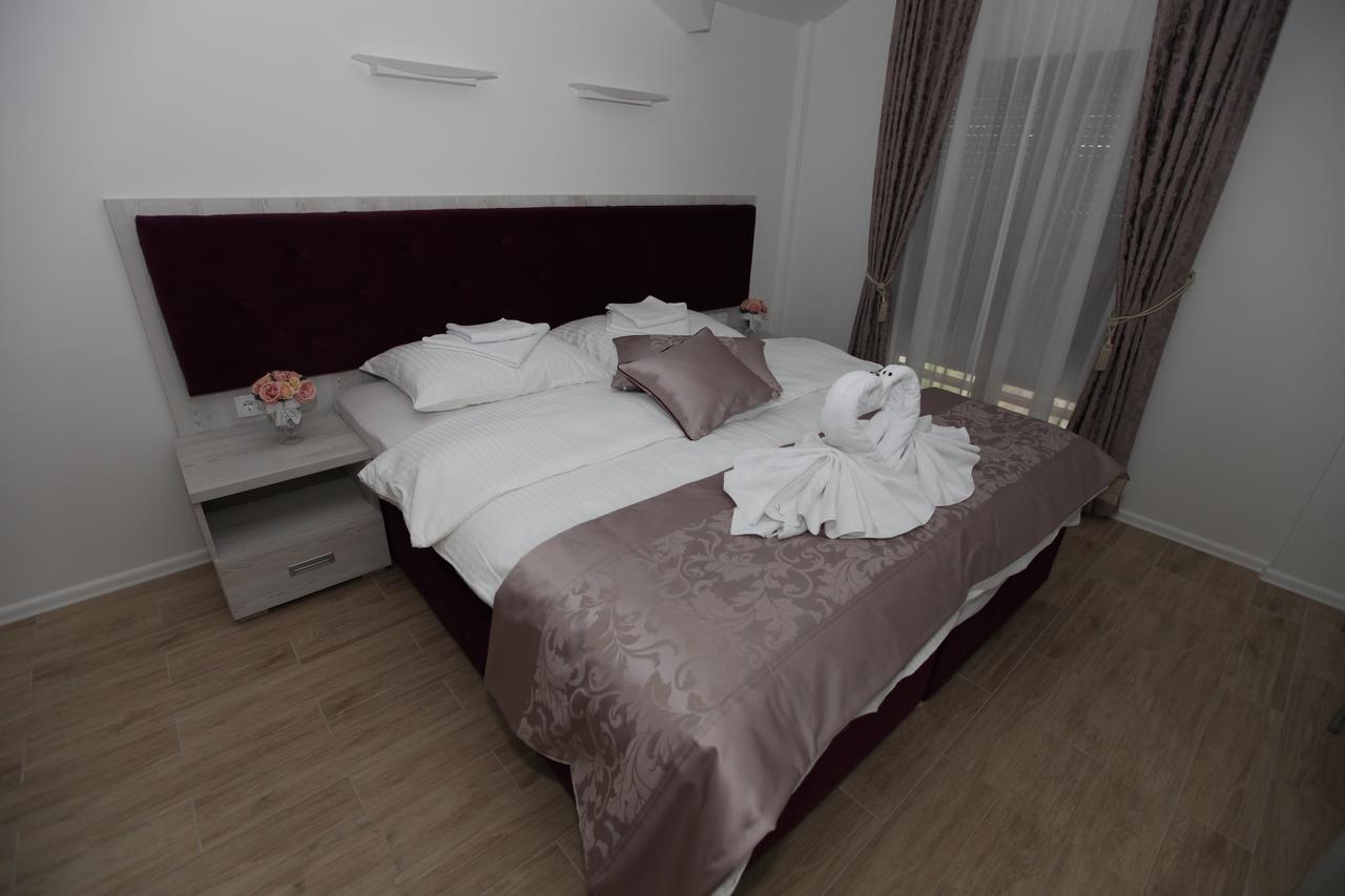 Apis Hotel เทรบินเย ภายนอก รูปภาพ
