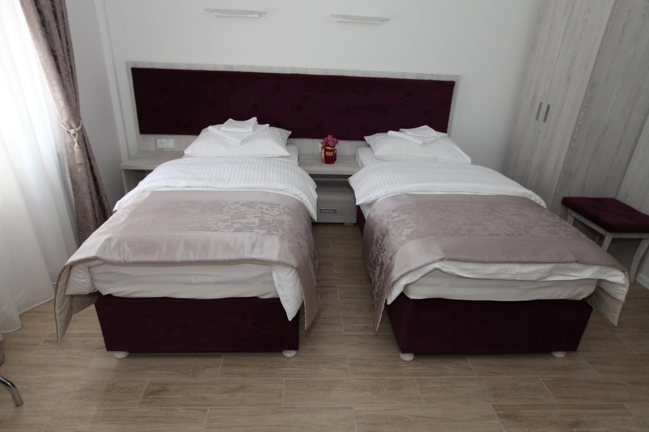 Apis Hotel เทรบินเย ภายนอก รูปภาพ
