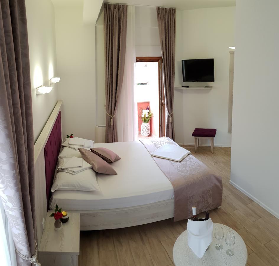 Apis Hotel เทรบินเย ภายนอก รูปภาพ