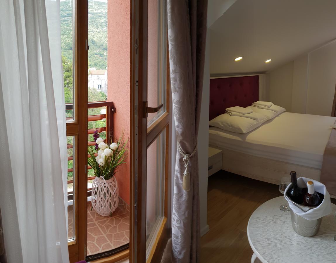Apis Hotel เทรบินเย ภายนอก รูปภาพ